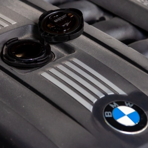 can change BMW engine oil any where