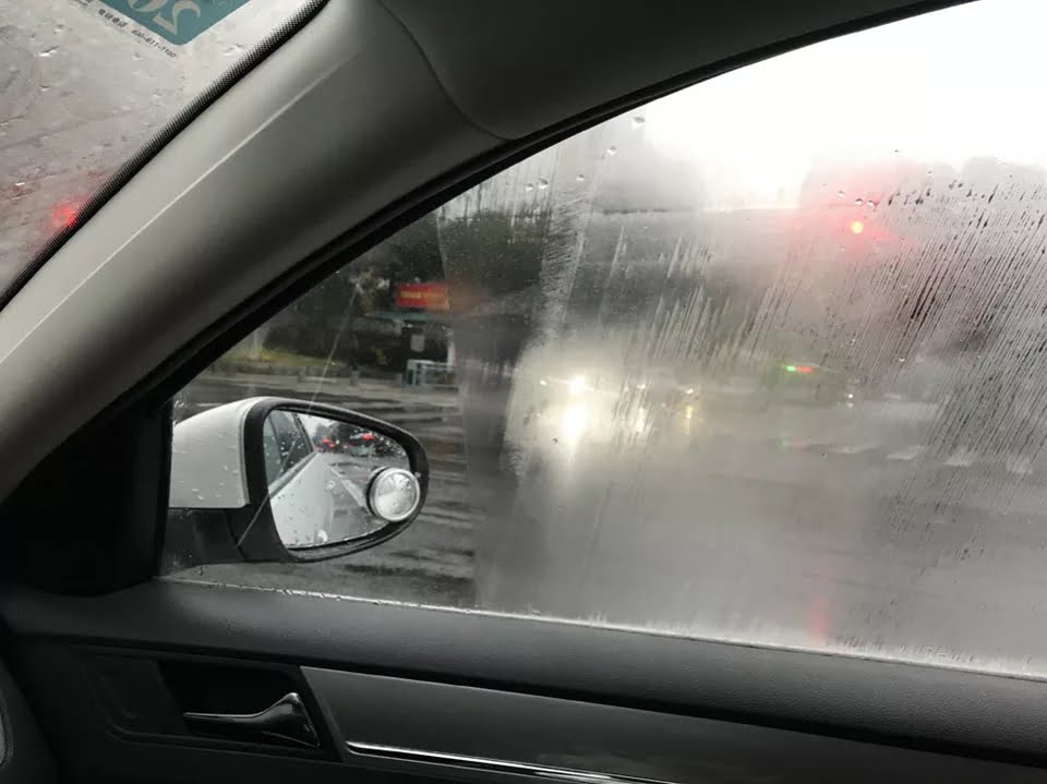 Using anti-fog spray for how to prevent car windows from fogging up